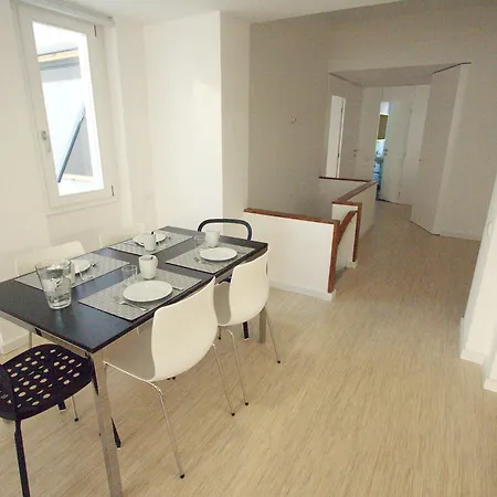 Opo.Apt - Art Deco Apartments In Oporto'S Center Room photo